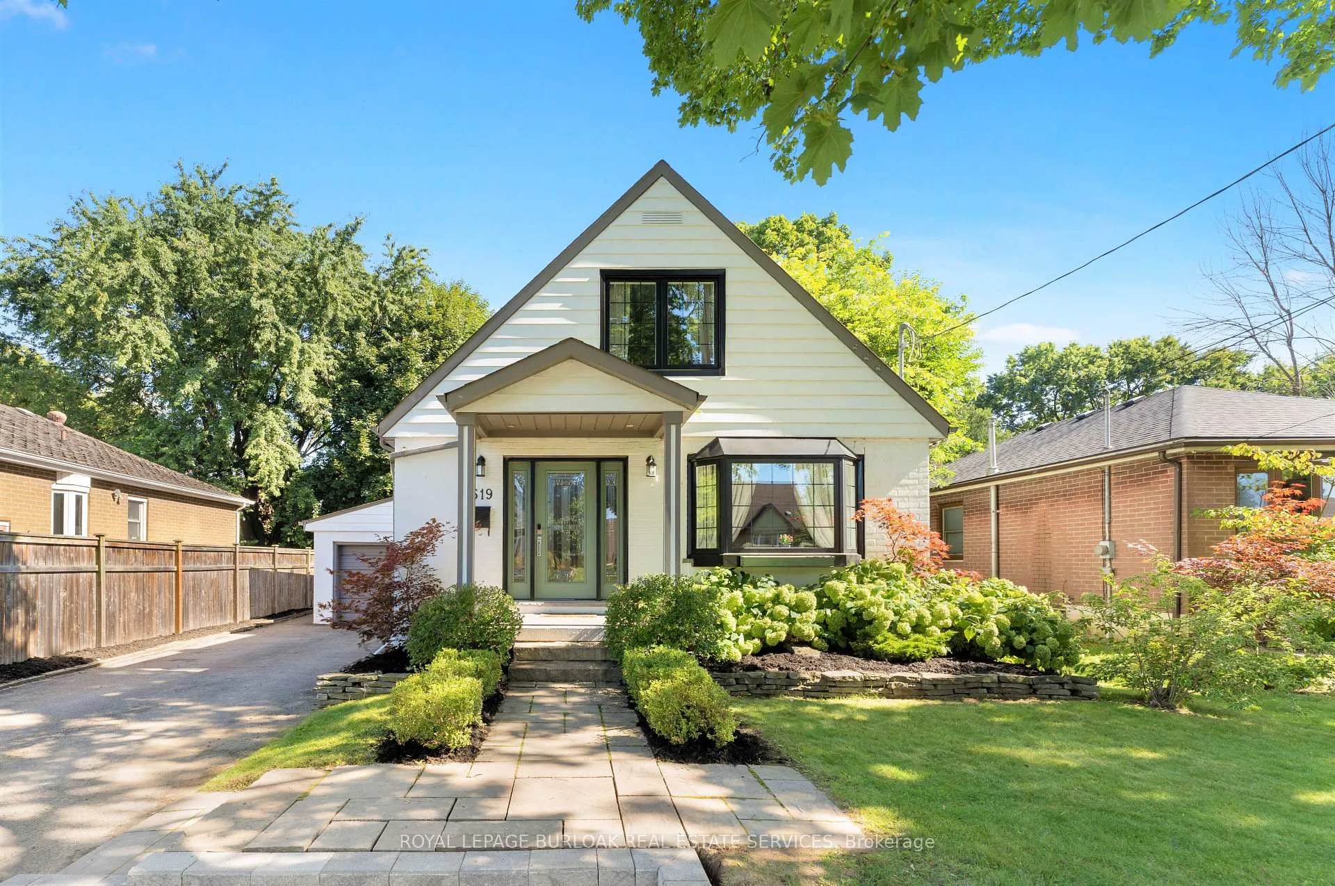 Photo 3 of 519 Regina Drive, Burlington, Brant — HOMEH