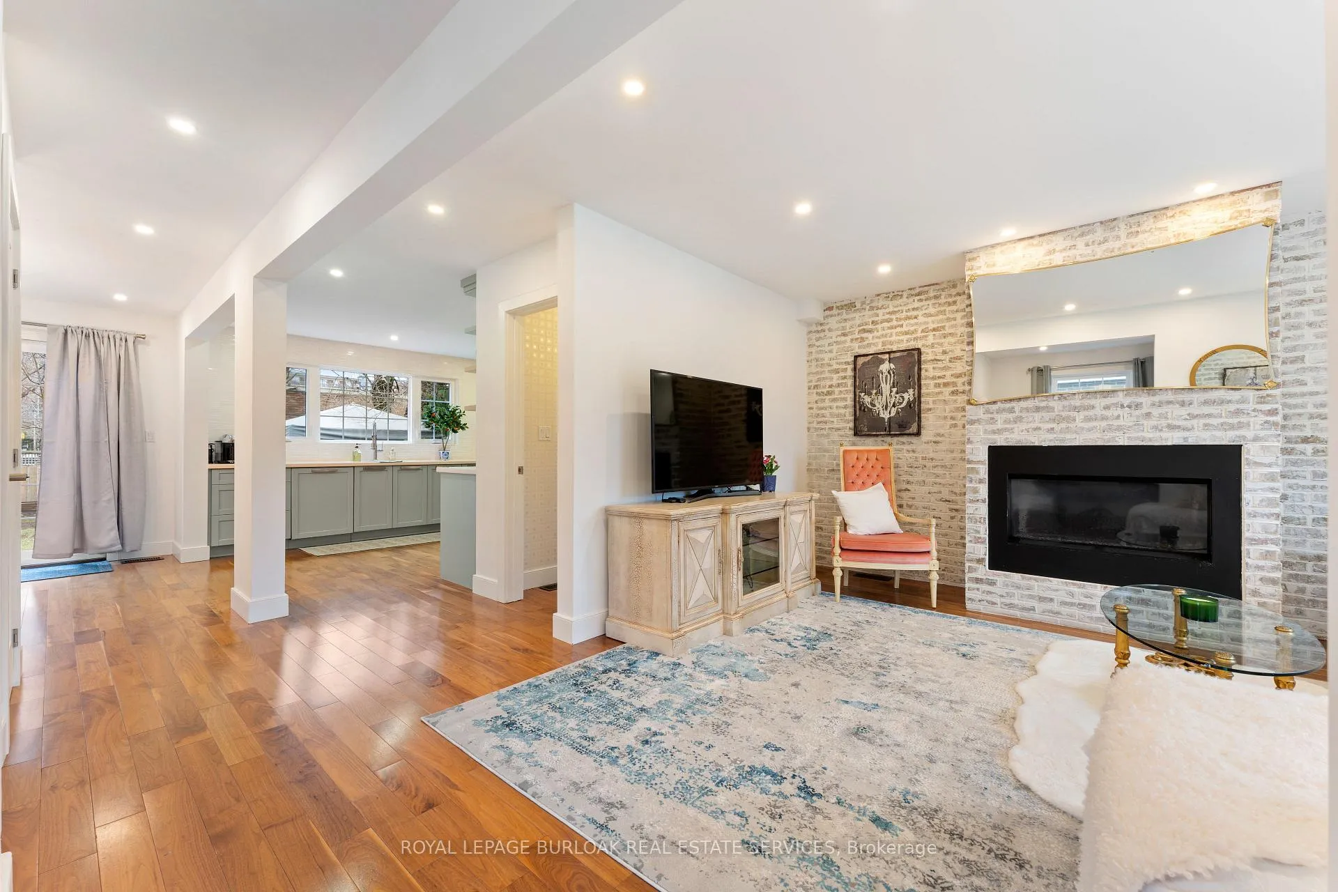 Photo 6 of 519 Regina Drive, Burlington, Brant — HOMEH