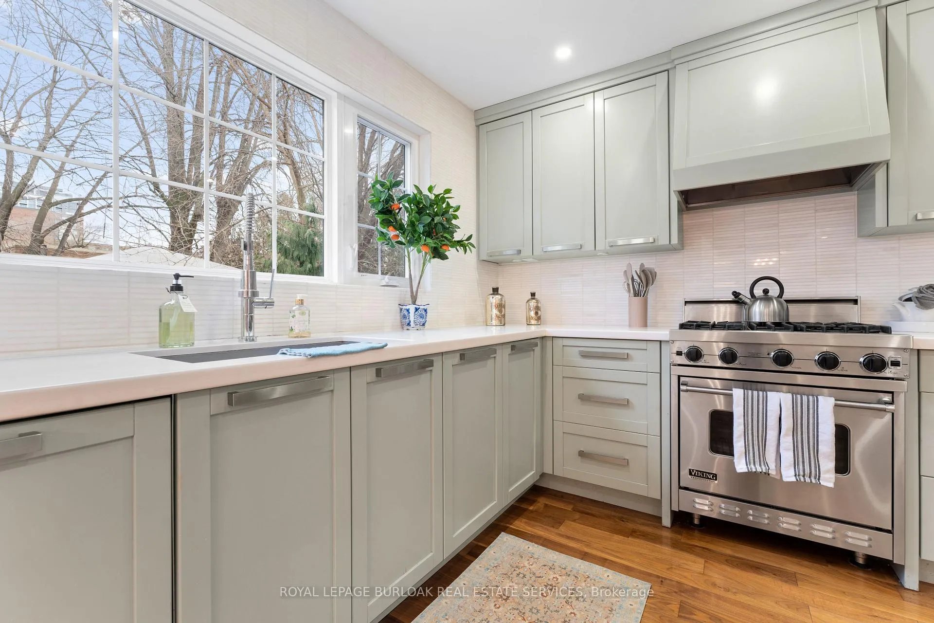 Photo 14 of 519 Regina Drive, Burlington, Brant — HOMEH