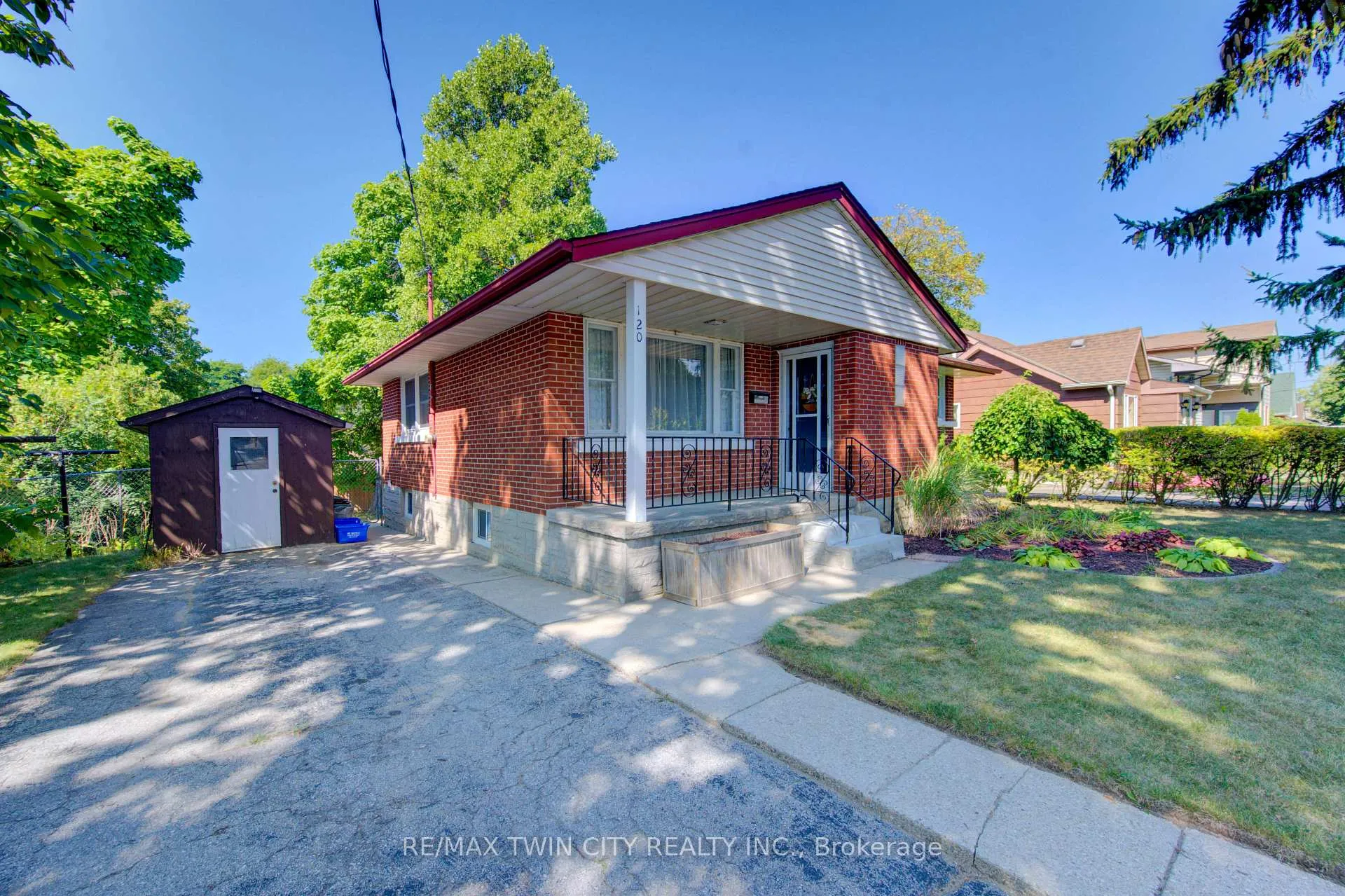 Photo 1 of 120 Fourth Avenue, Kitchener — HOMEH