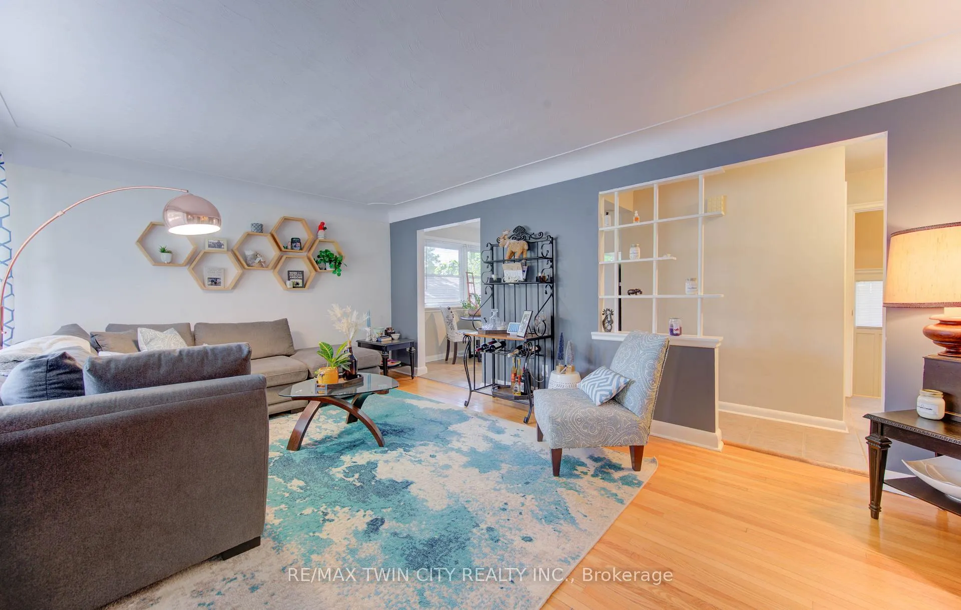 Photo 5 of 120 Fourth Avenue, Kitchener — HOMEH