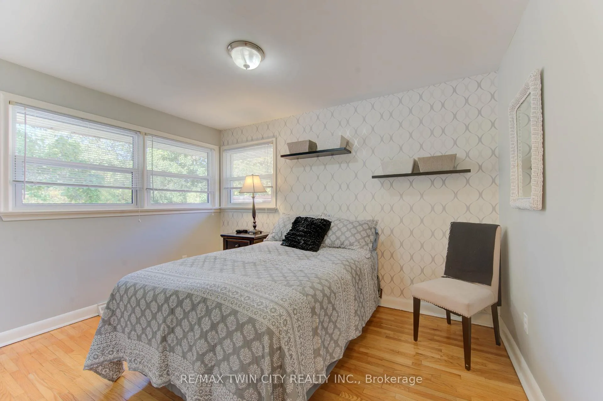 Photo 17 of 120 Fourth Avenue, Kitchener — HOMEH