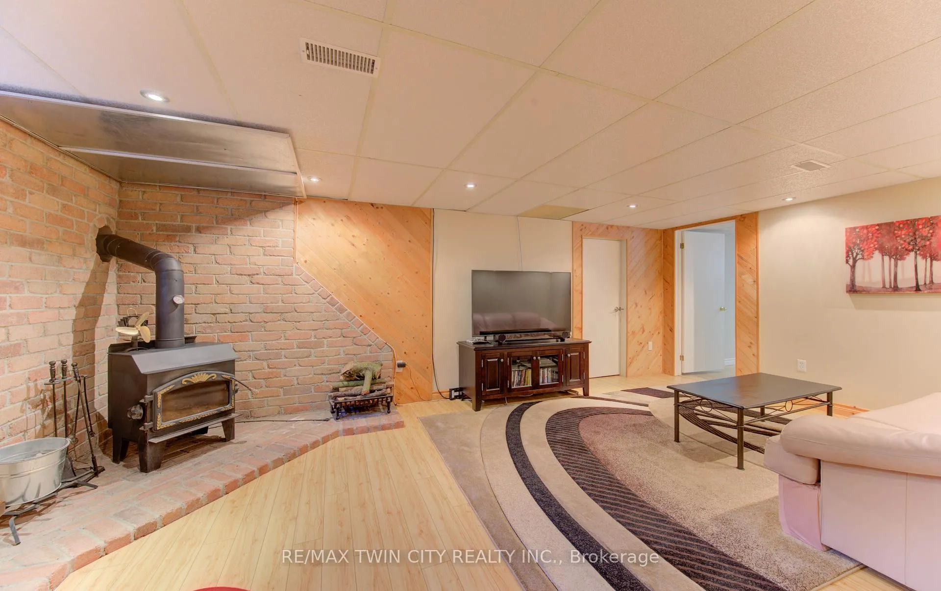 Photo 21 of 120 Fourth Avenue, Kitchener — HOMEH