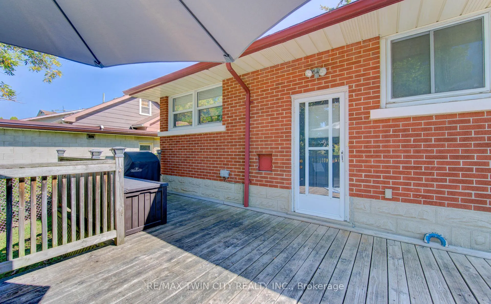 Photo 35 of 120 Fourth Avenue, Kitchener — HOMEH