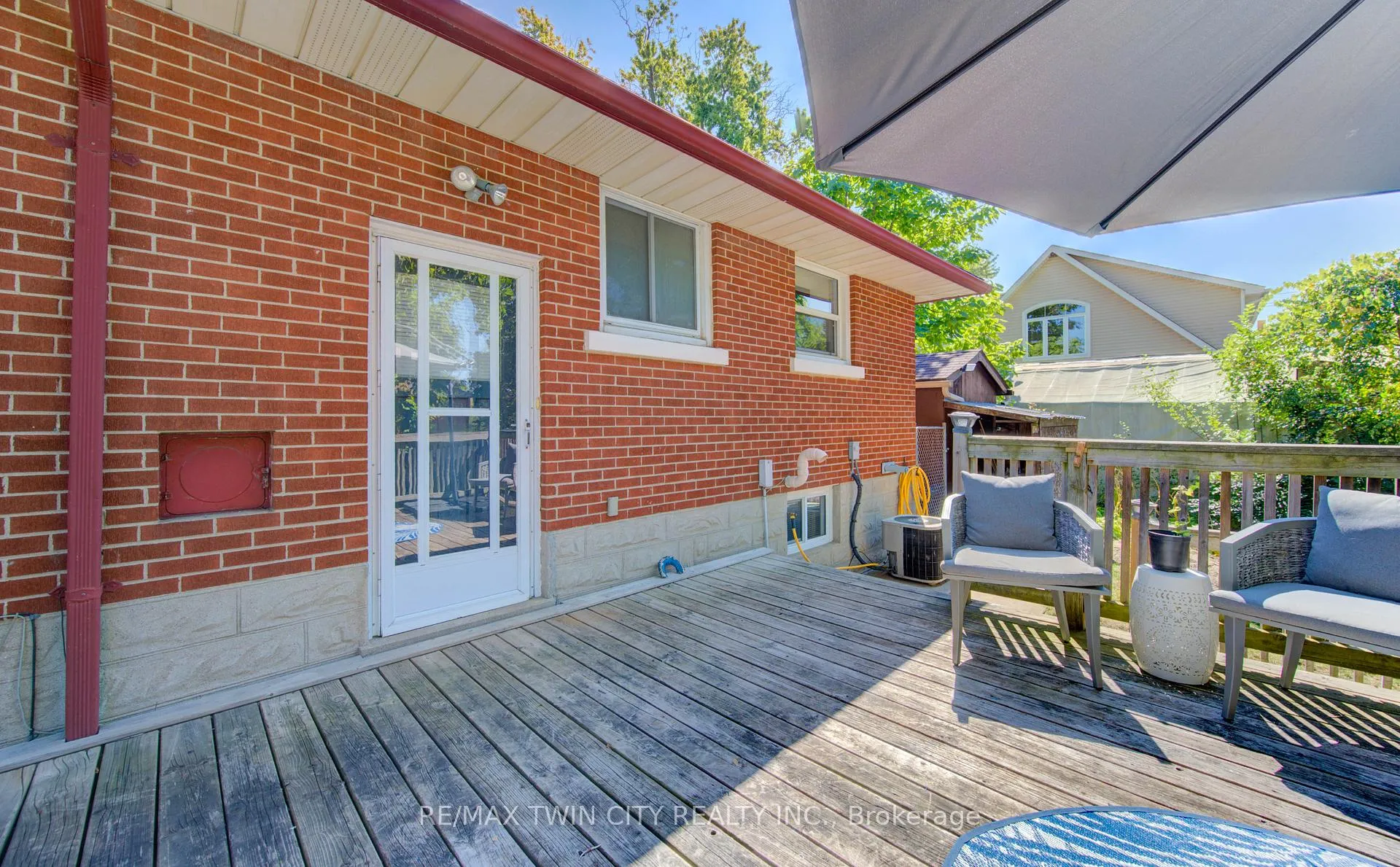 Photo 36 of 120 Fourth Avenue, Kitchener — HOMEH