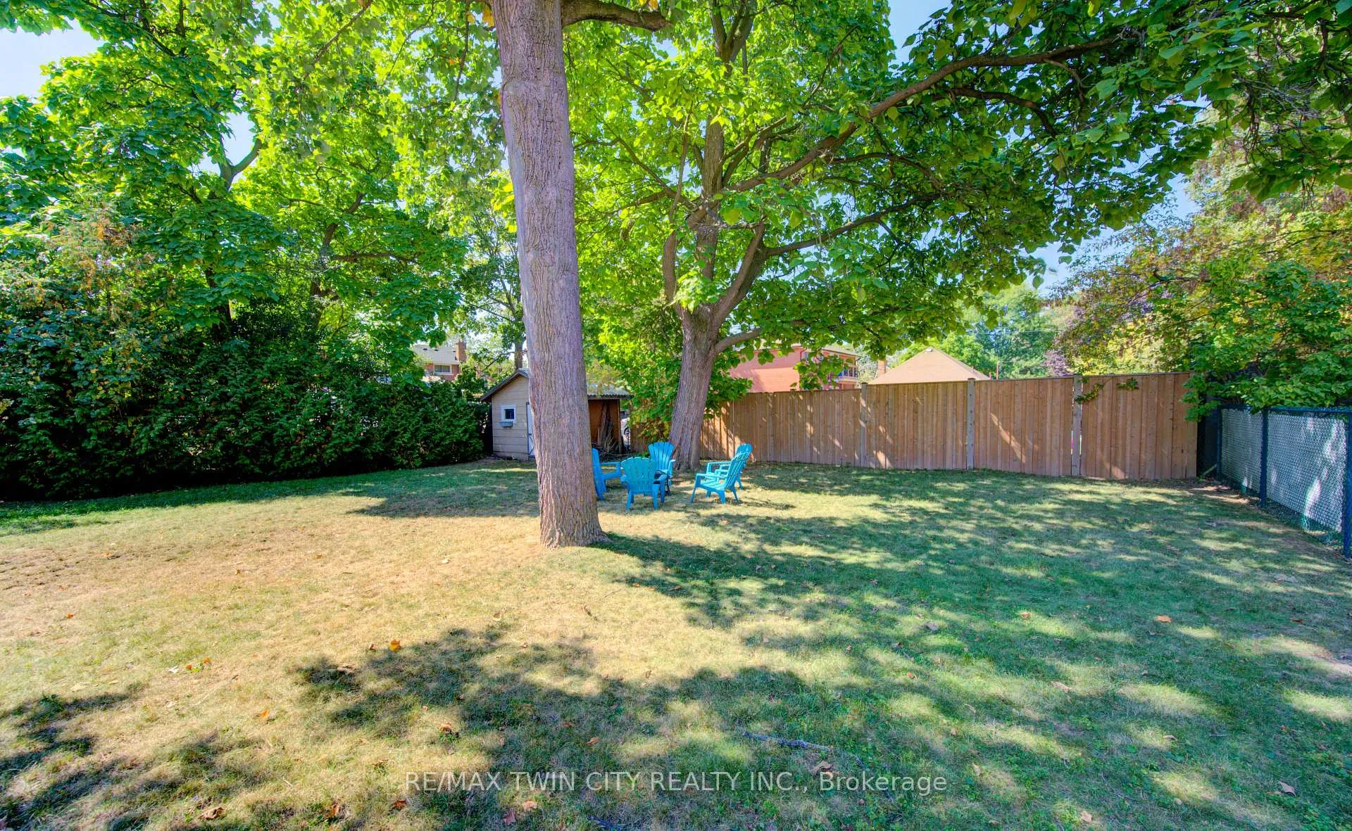 Photo 44 of 120 Fourth Avenue, Kitchener — HOMEH