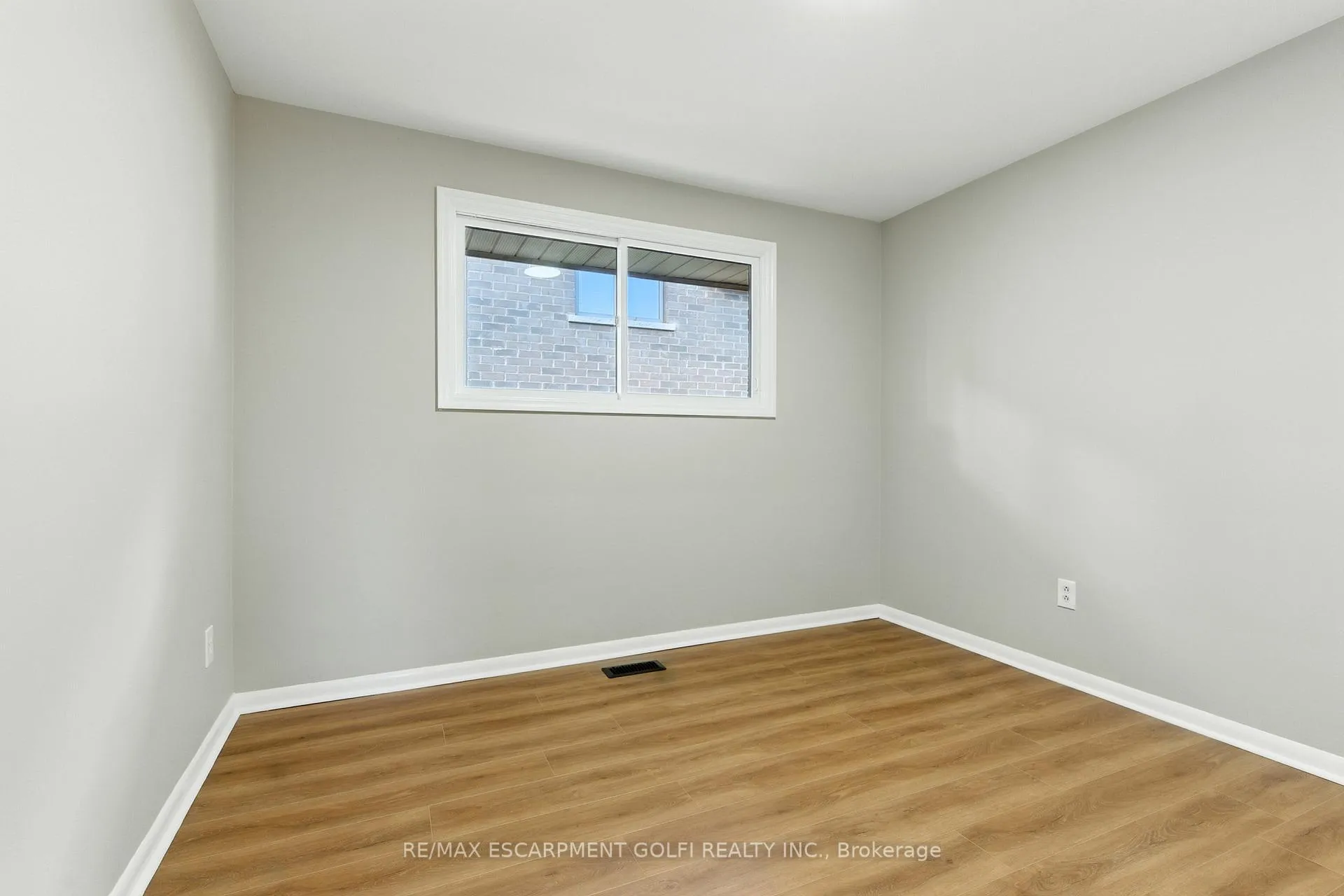 Photo 17 of 30 Kerman Avenue, Grimsby, Grimsby West — HOMEH