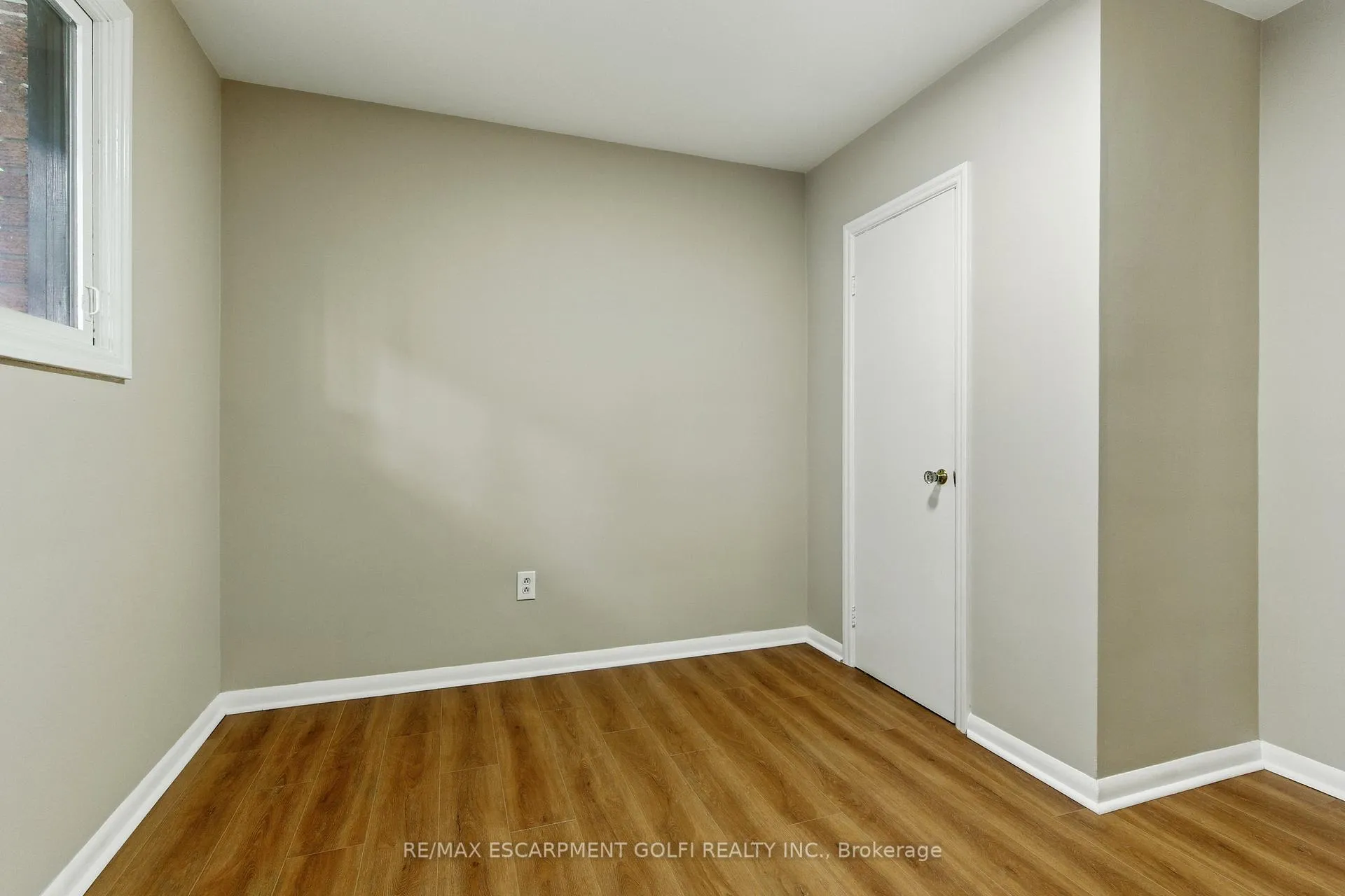 Photo 18 of 30 Kerman Avenue, Grimsby, Grimsby West — HOMEH