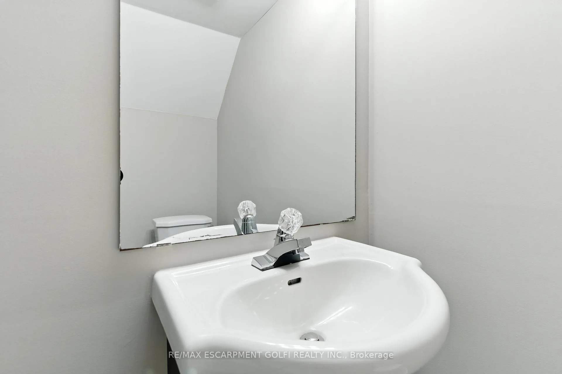Photo 31 of 30 Kerman Avenue, Grimsby, Grimsby West — HOMEH