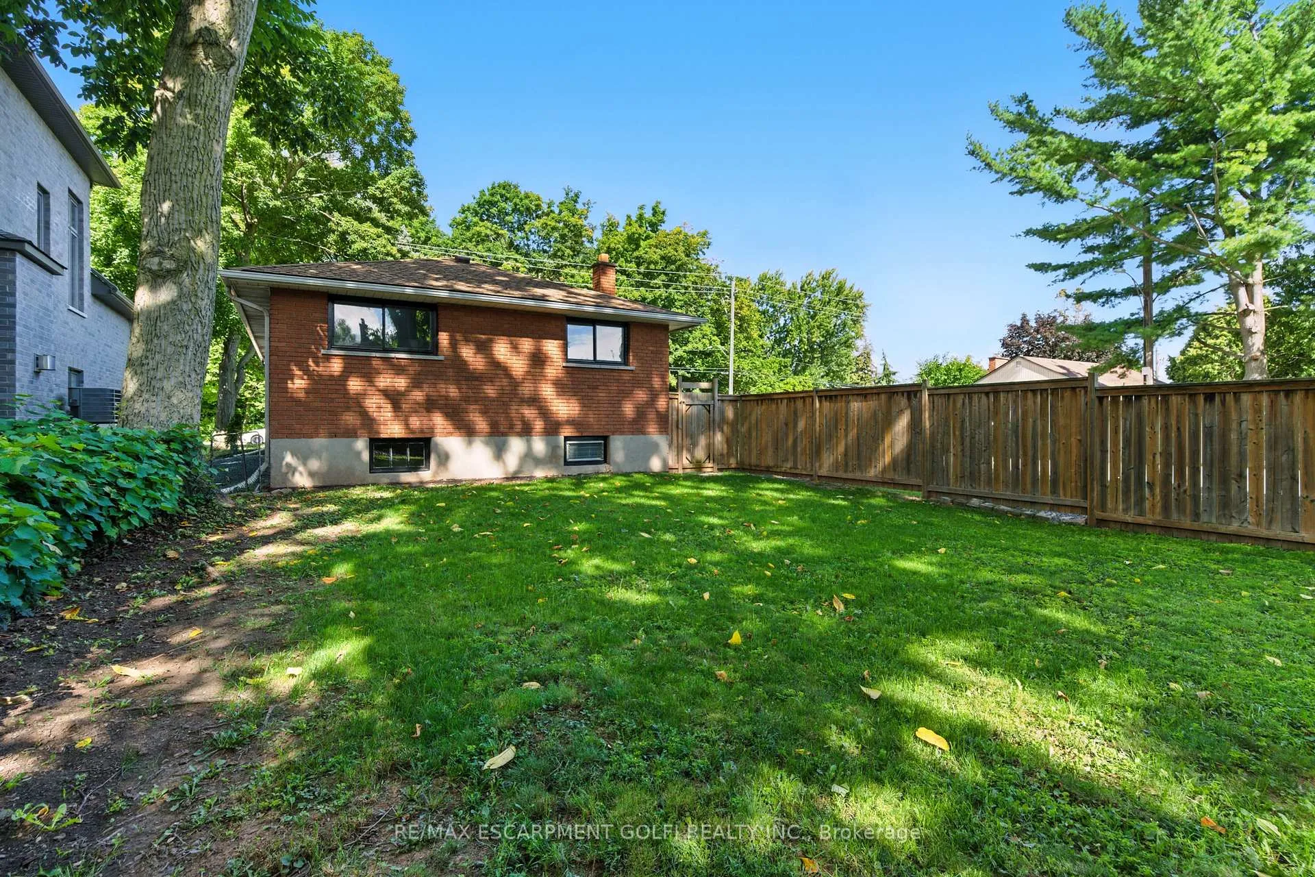 Photo 36 of 30 Kerman Avenue, Grimsby, Grimsby West — HOMEH