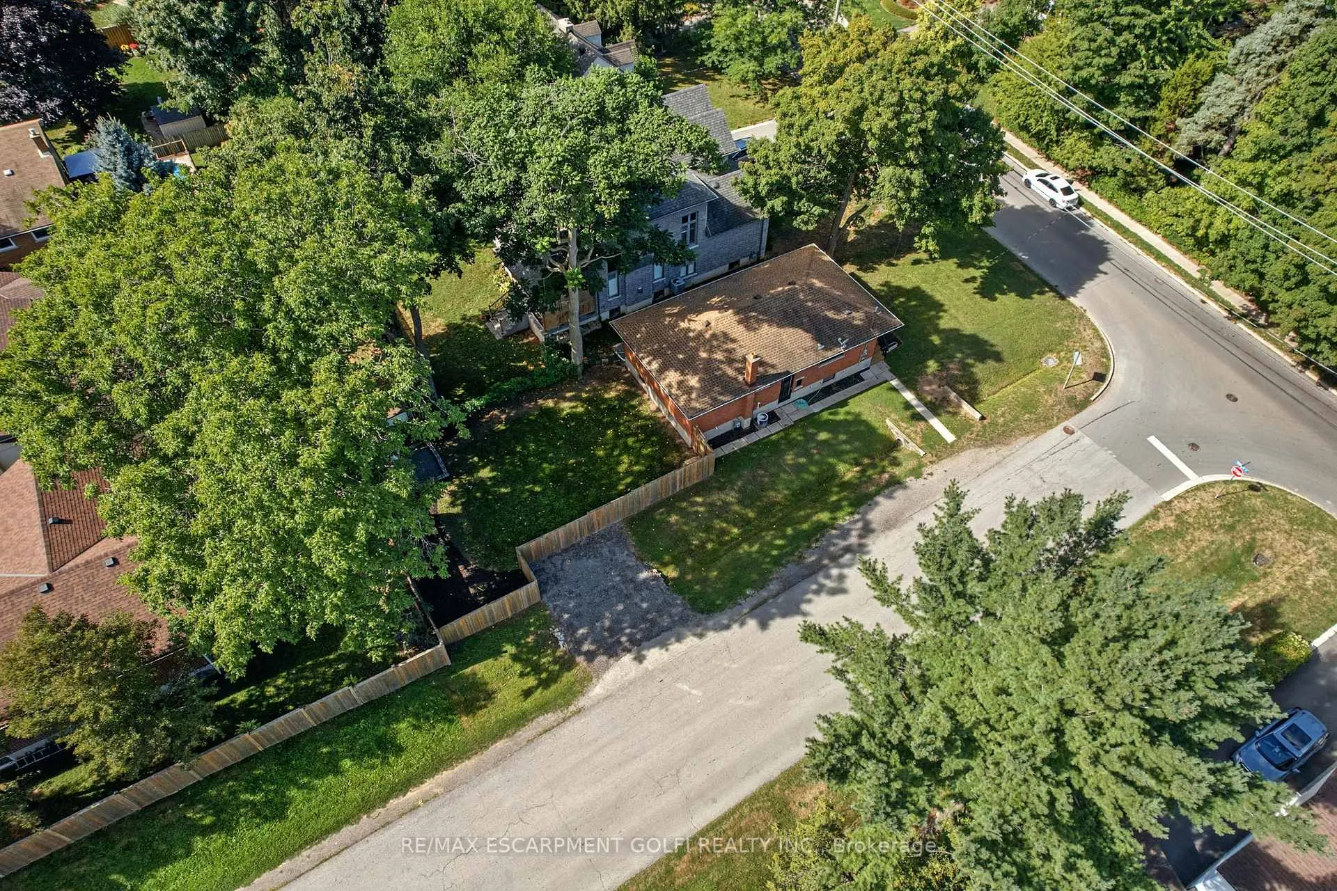 Photo 43 of 30 Kerman Avenue, Grimsby, Grimsby West — HOMEH
