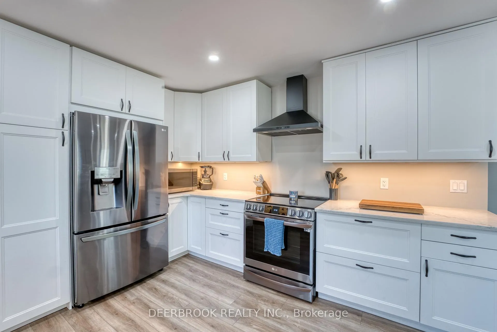 Photo 8 of 1904 Aubin Road, Windsor — HOMEH