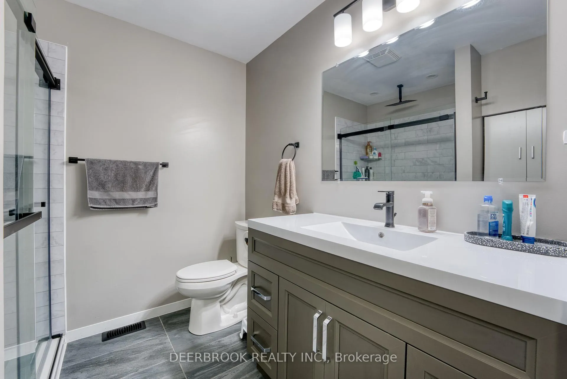 Photo 18 of 1904 Aubin Road, Windsor — HOMEH