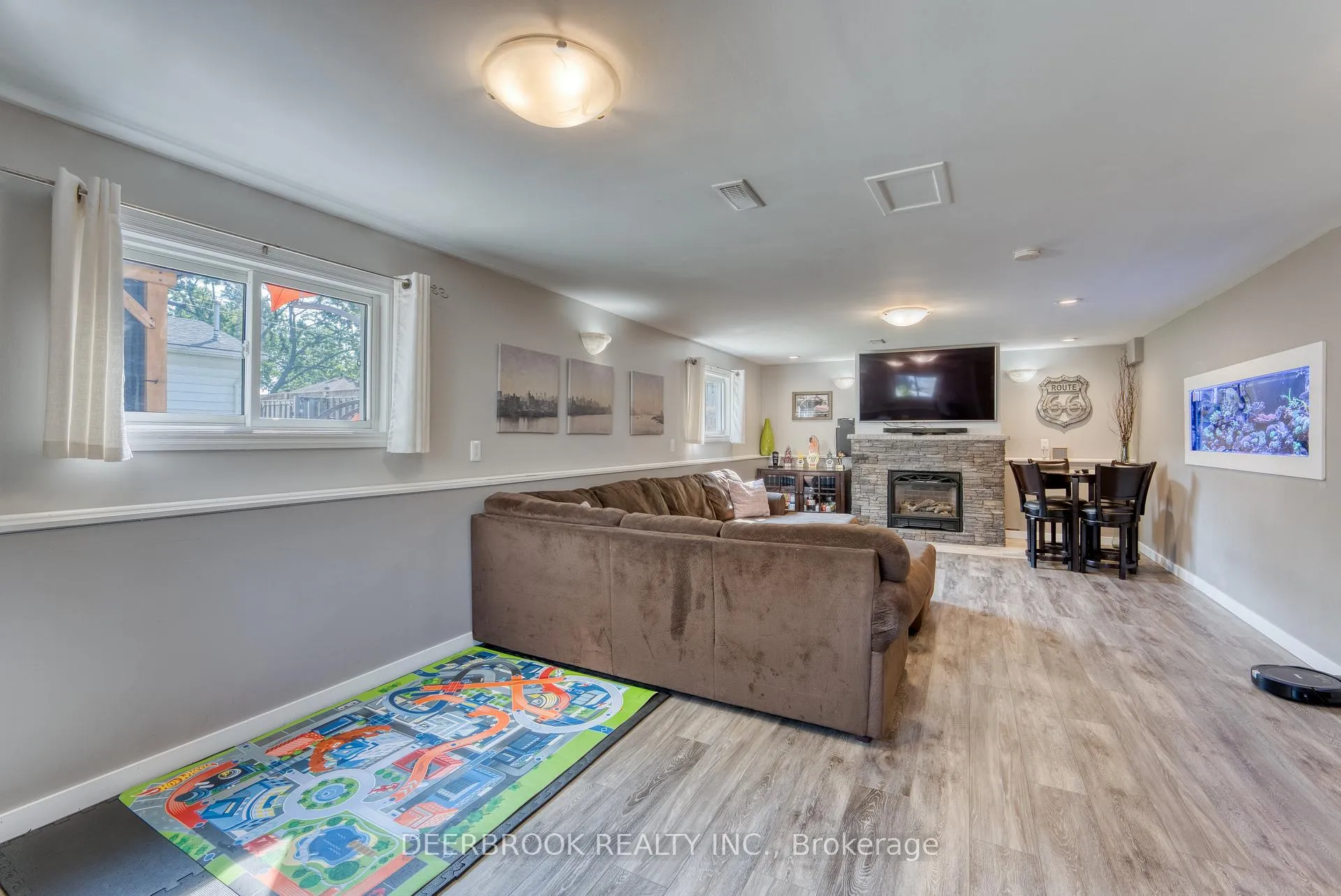 Photo 21 of 1904 Aubin Road, Windsor — HOMEH