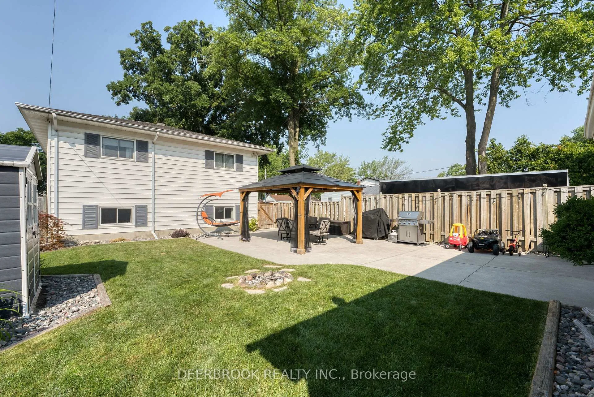 Photo 27 of 1904 Aubin Road, Windsor — HOMEH