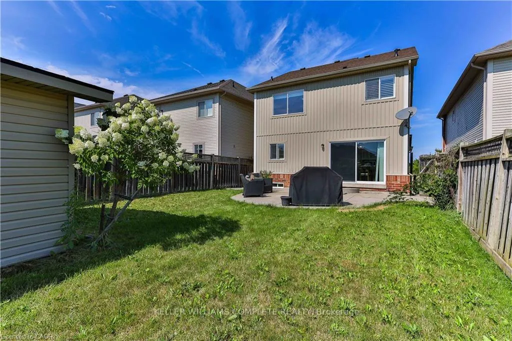 Photo 4 of 151 Spring Creek Drive, Hamilton, Waterdown — HOMEH