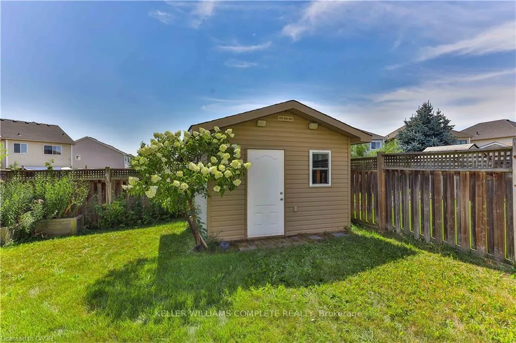 Photo 5 of 151 Spring Creek Drive, Hamilton, Waterdown — HOMEH