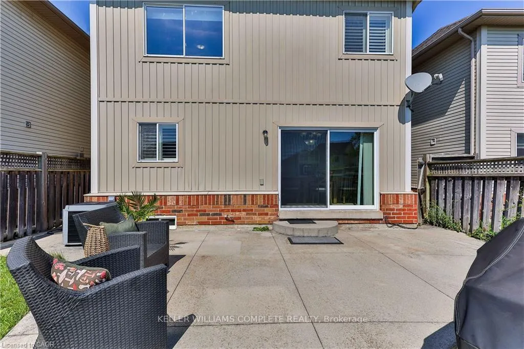 Photo 9 of 151 Spring Creek Drive, Hamilton, Waterdown — HOMEH