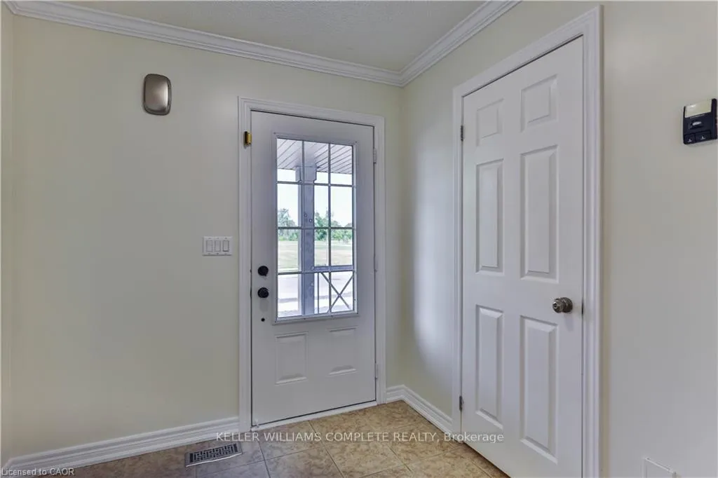 Photo 10 of 151 Spring Creek Drive, Hamilton, Waterdown — HOMEH