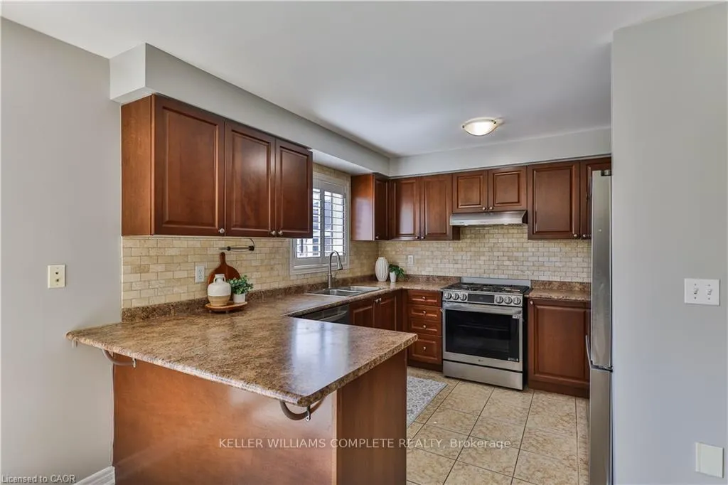 Photo 19 of 151 Spring Creek Drive, Hamilton, Waterdown — HOMEH