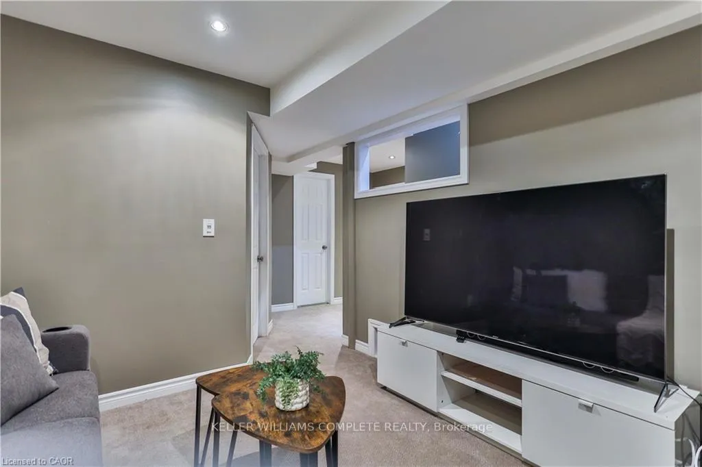 Photo 34 of 151 Spring Creek Drive, Hamilton, Waterdown — HOMEH