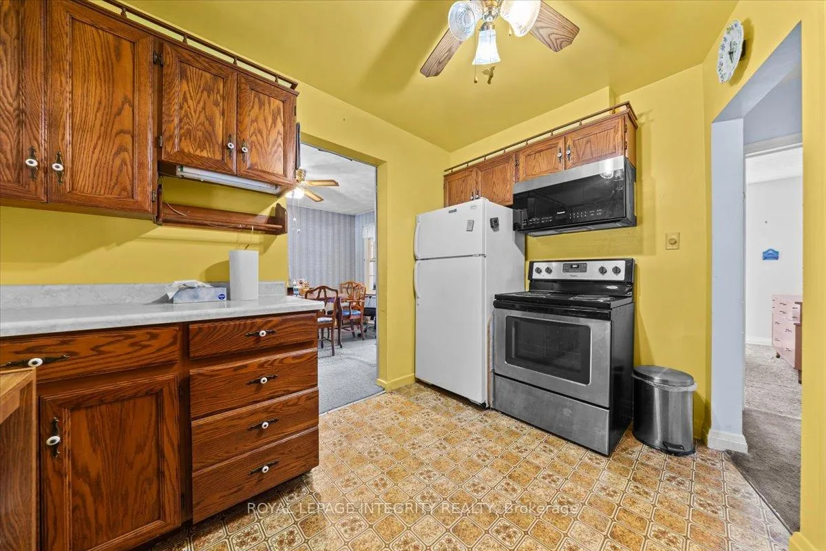 Photo 19 of 919 Leonard Avenue, Cornwall — HOMEH