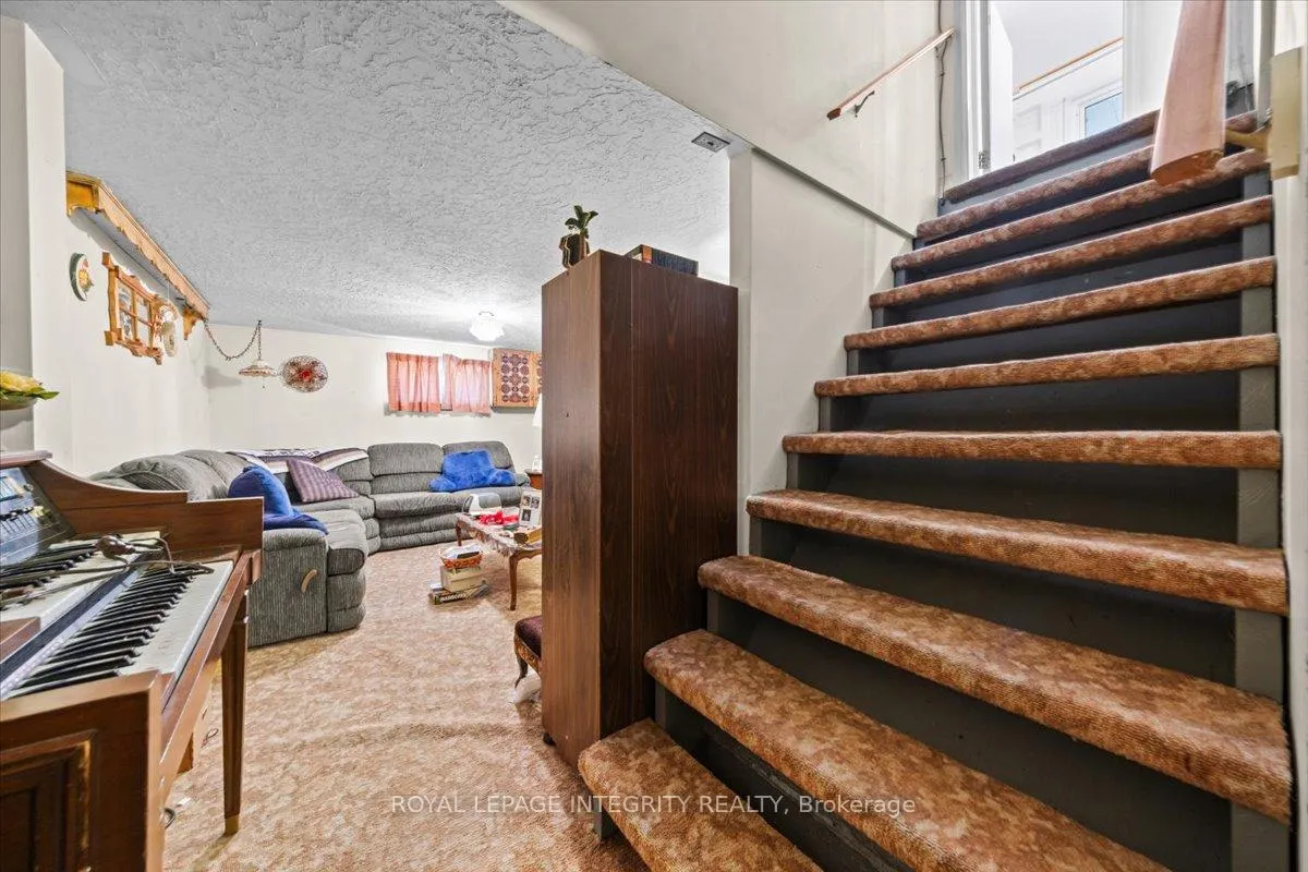 Photo 32 of 919 Leonard Avenue, Cornwall — HOMEH