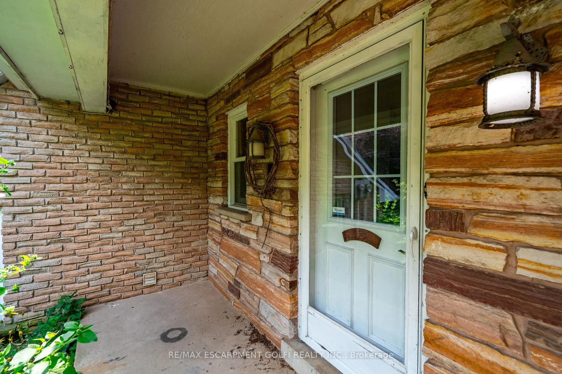 Photo 2 of 56 George Street, Hamilton, Waterdown — HOMEH