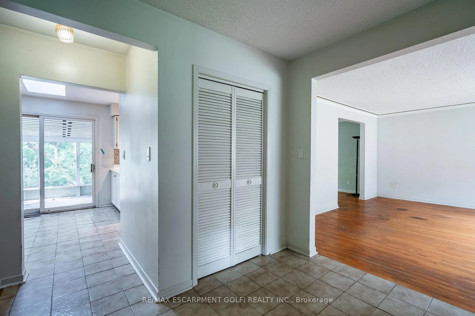 Photo 6 of 56 George Street, Hamilton, Waterdown — HOMEH