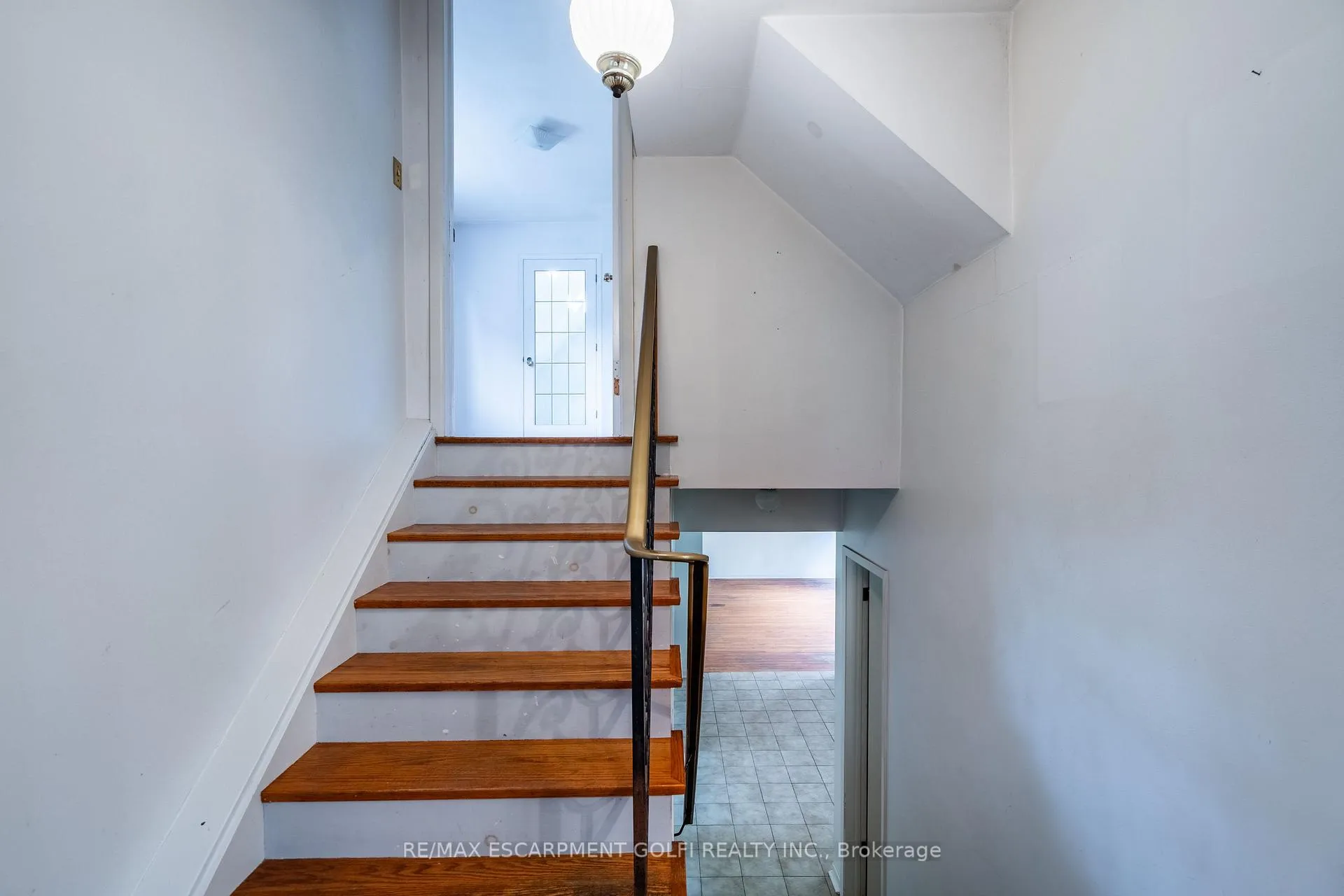 Photo 17 of 56 George Street, Hamilton, Waterdown — HOMEH