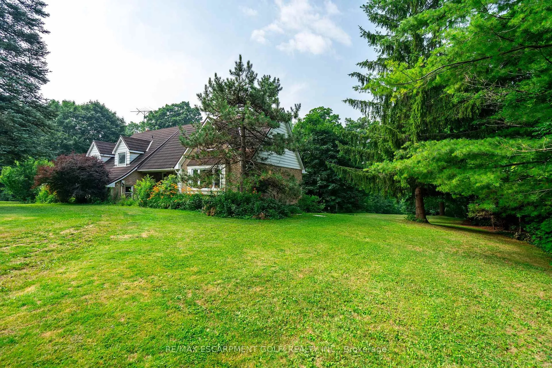 Photo 23 of 56 George Street, Hamilton, Waterdown — HOMEH