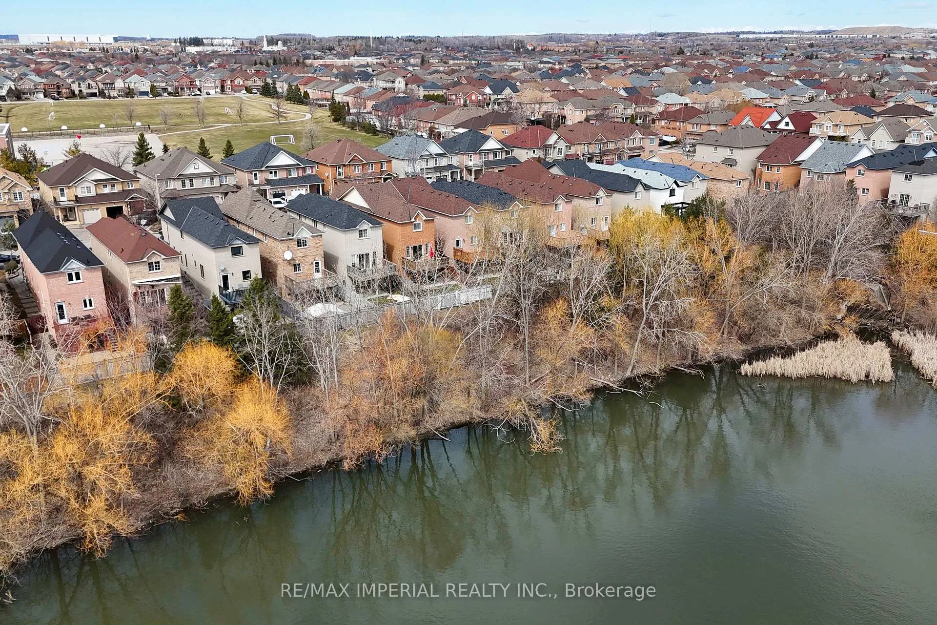 Photo 3 of 33 Del Francesco Way, Vaughan, Vellore Village — HOMEH
