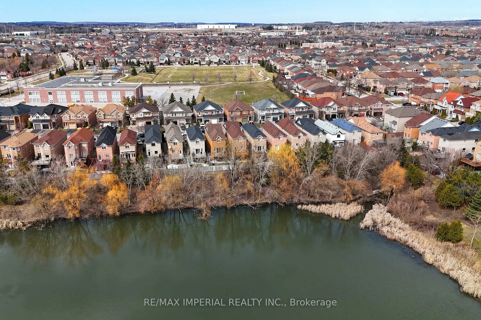 Photo 5 of 33 Del Francesco Way, Vaughan, Vellore Village — HOMEH