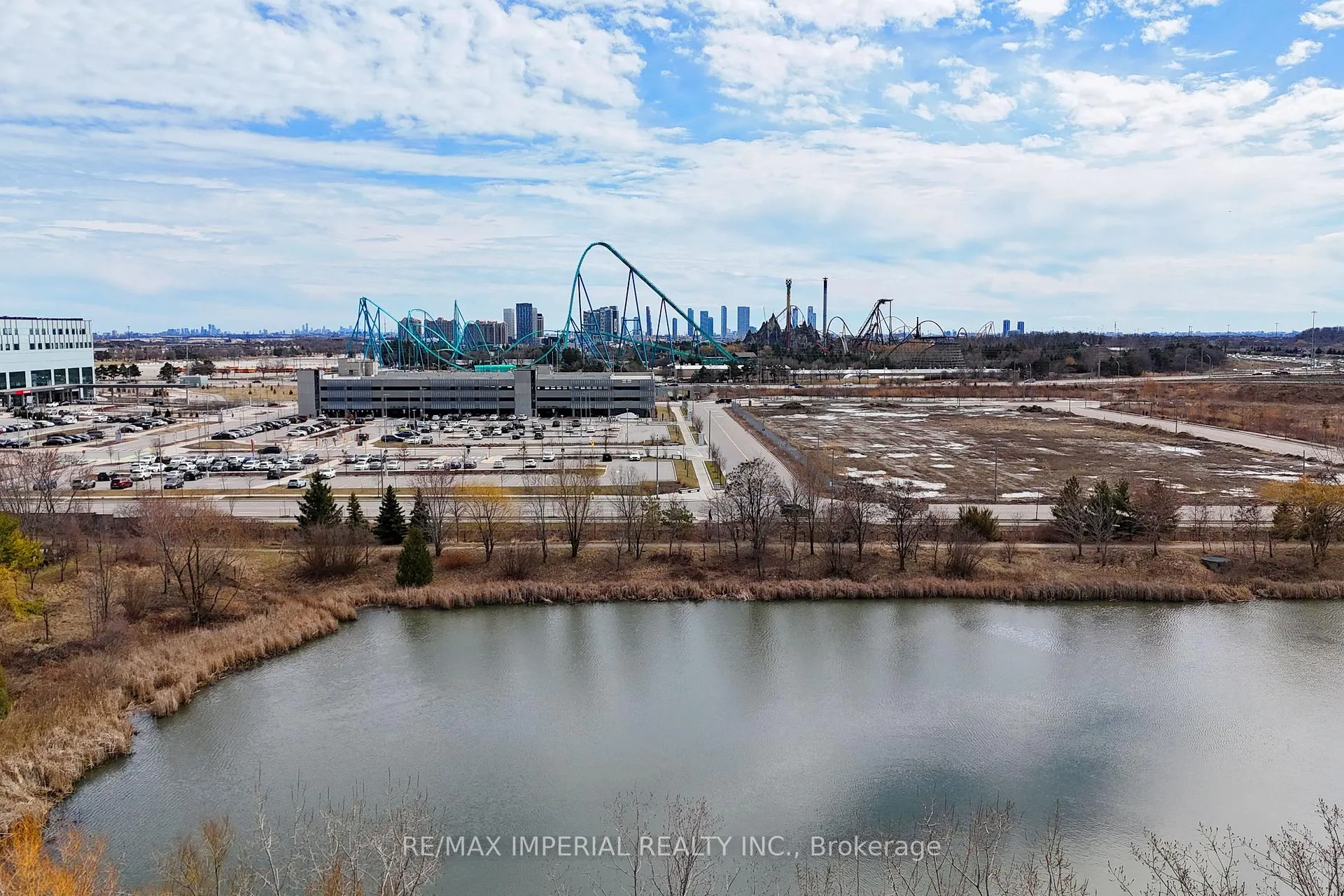 Photo 9 of 33 Del Francesco Way, Vaughan, Vellore Village — HOMEH