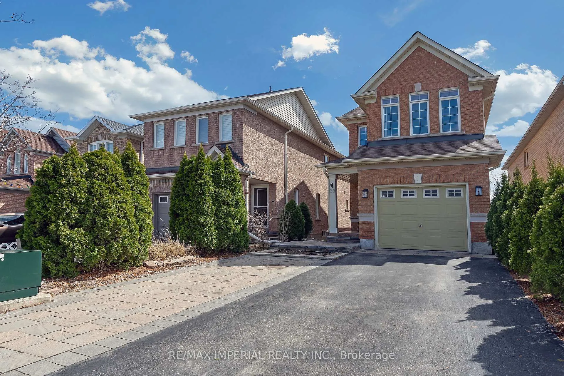 Photo 12 of 33 Del Francesco Way, Vaughan, Vellore Village — HOMEH