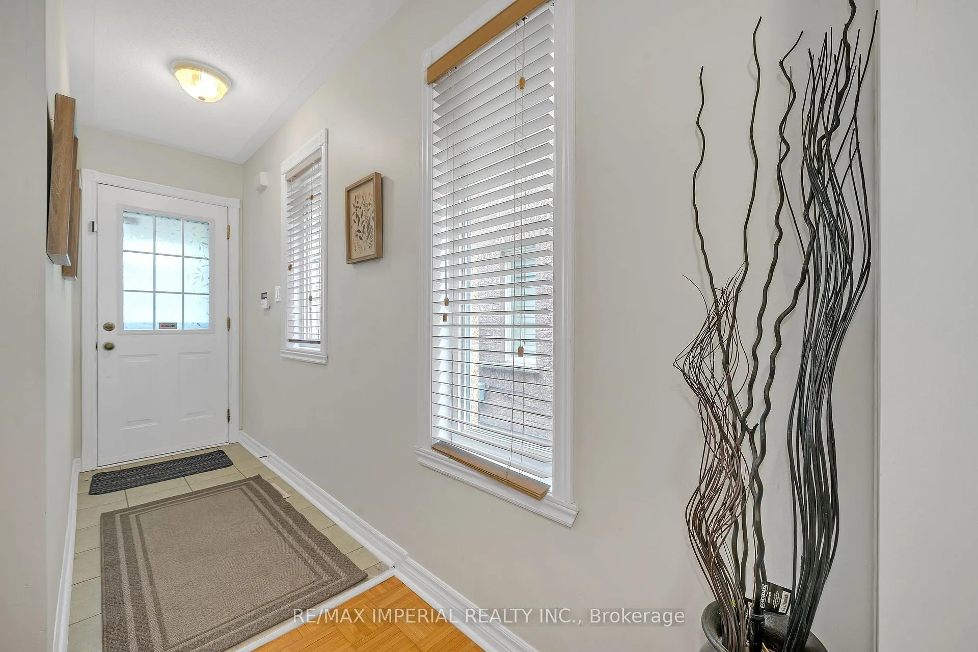 Photo 14 of 33 Del Francesco Way, Vaughan, Vellore Village — HOMEH