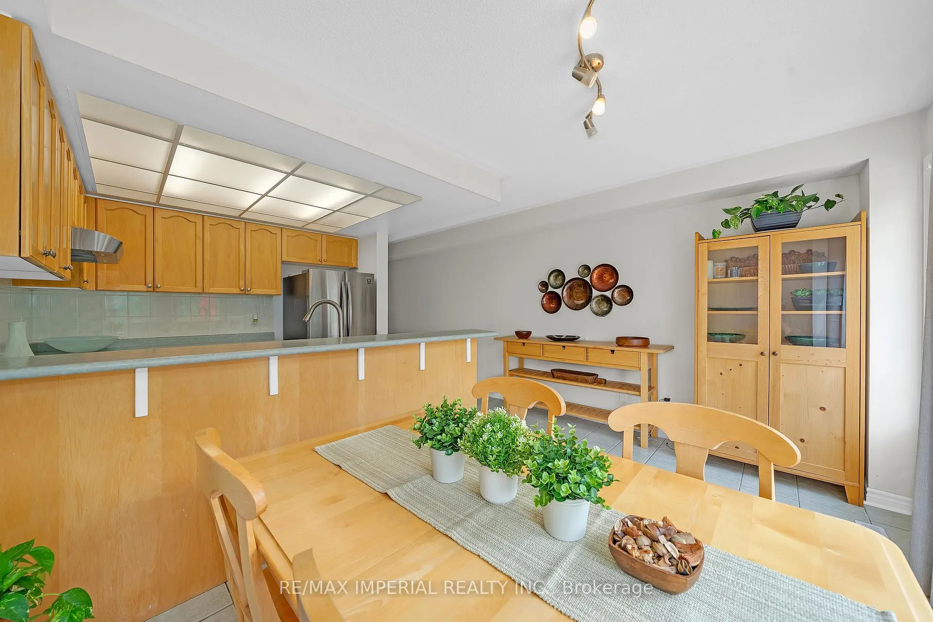 Photo 22 of 33 Del Francesco Way, Vaughan, Vellore Village — HOMEH