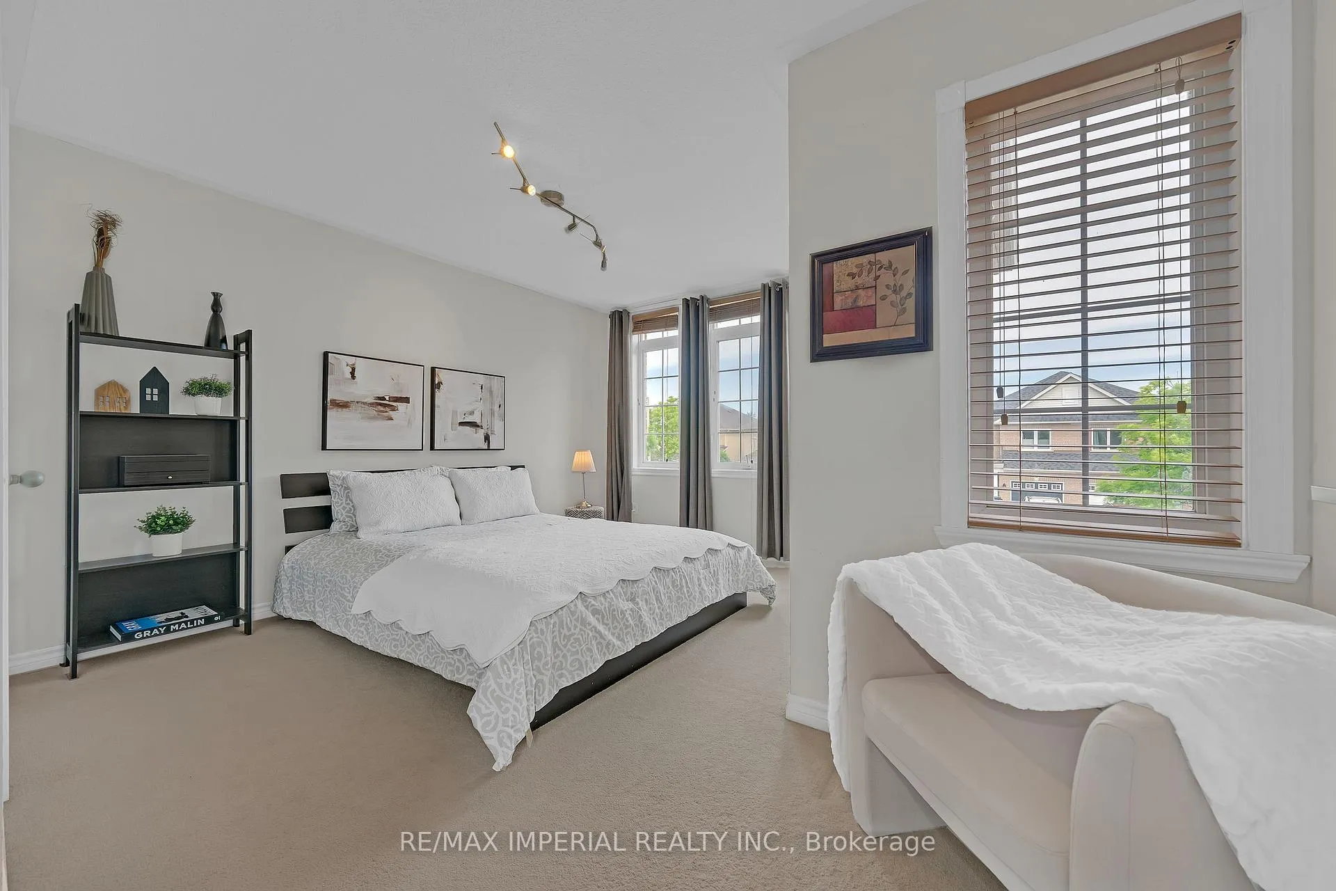 Photo 28 of 33 Del Francesco Way, Vaughan, Vellore Village — HOMEH