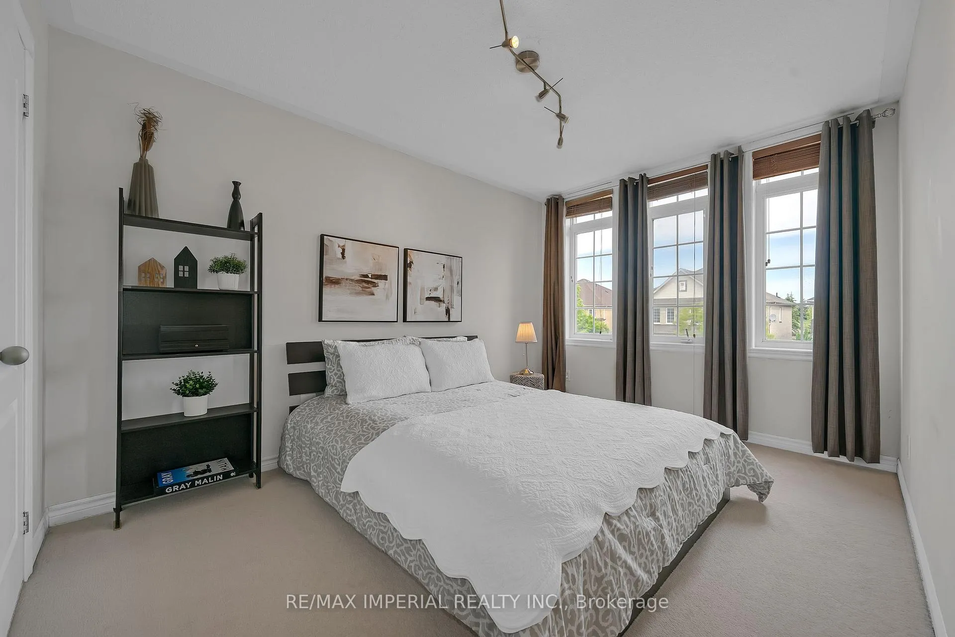 Photo 29 of 33 Del Francesco Way, Vaughan, Vellore Village — HOMEH