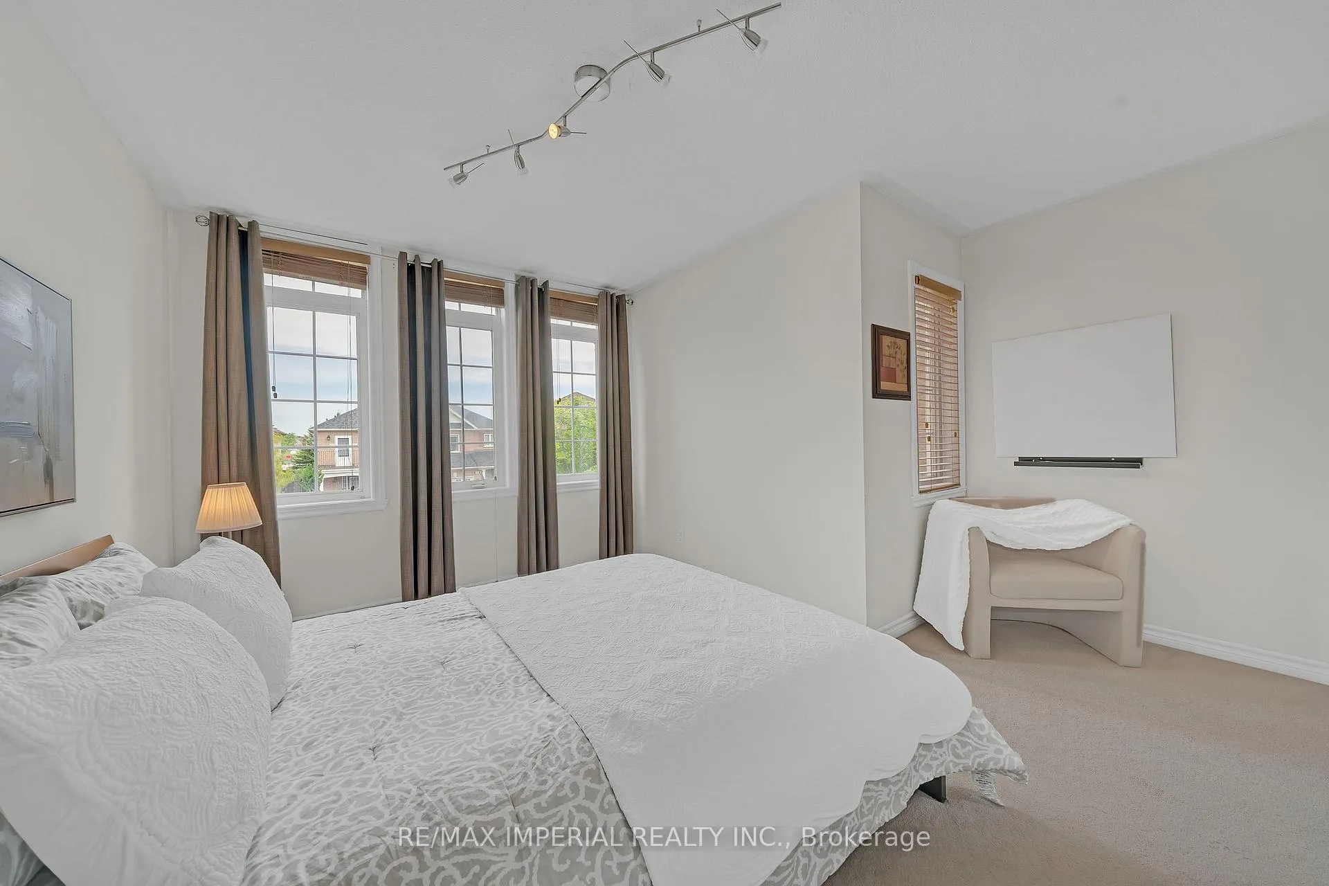 Photo 30 of 33 Del Francesco Way, Vaughan, Vellore Village — HOMEH