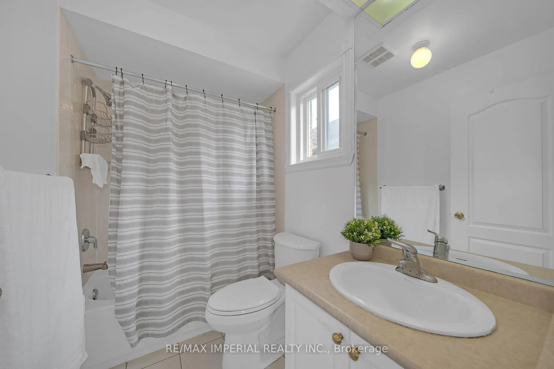 Photo 36 of 33 Del Francesco Way, Vaughan, Vellore Village — HOMEH