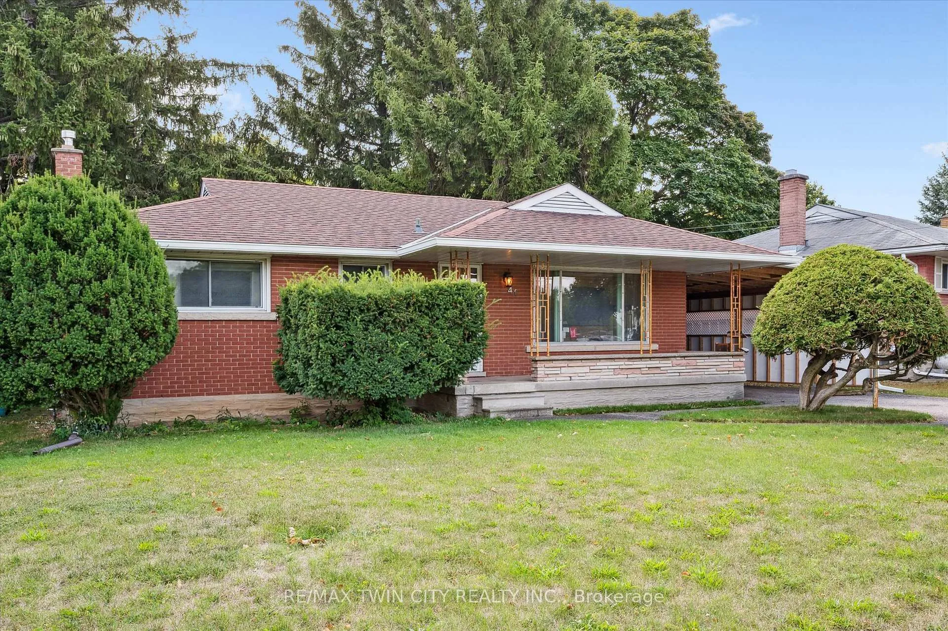 Photo 2 of 41 Boniface Avenue, Kitchener — HOMEH