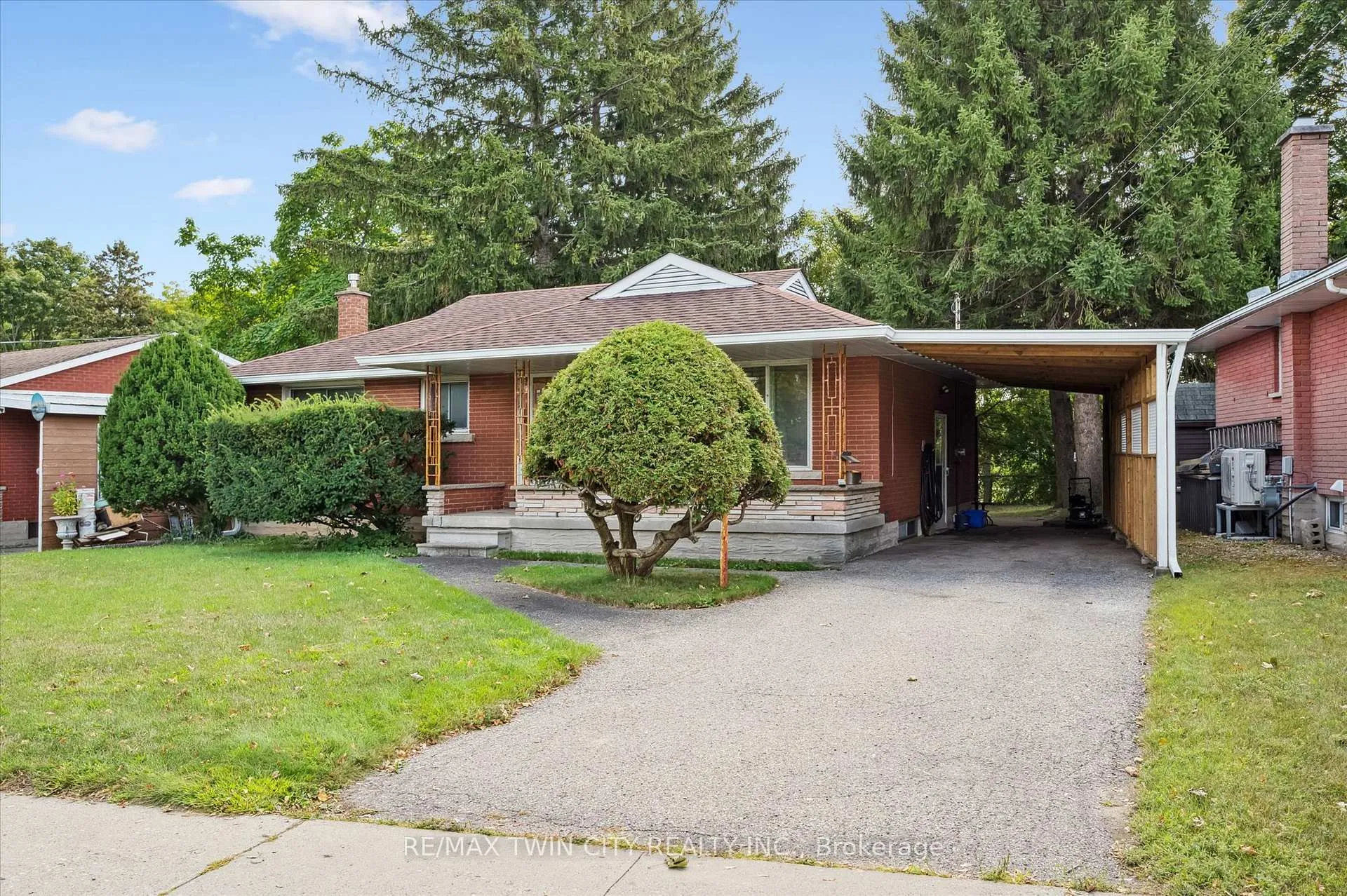 Photo 3 of 41 Boniface Avenue, Kitchener — HOMEH