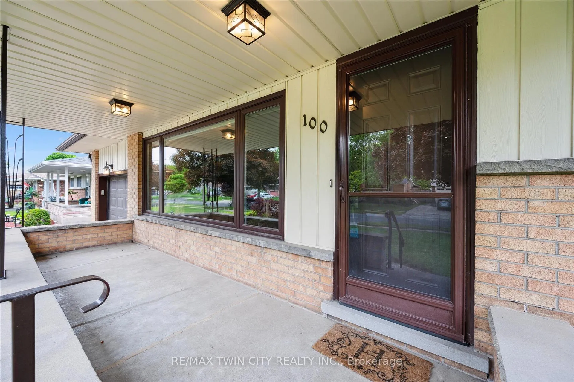 Photo 2 of 100 Burbank Road, Kitchener — HOMEH
