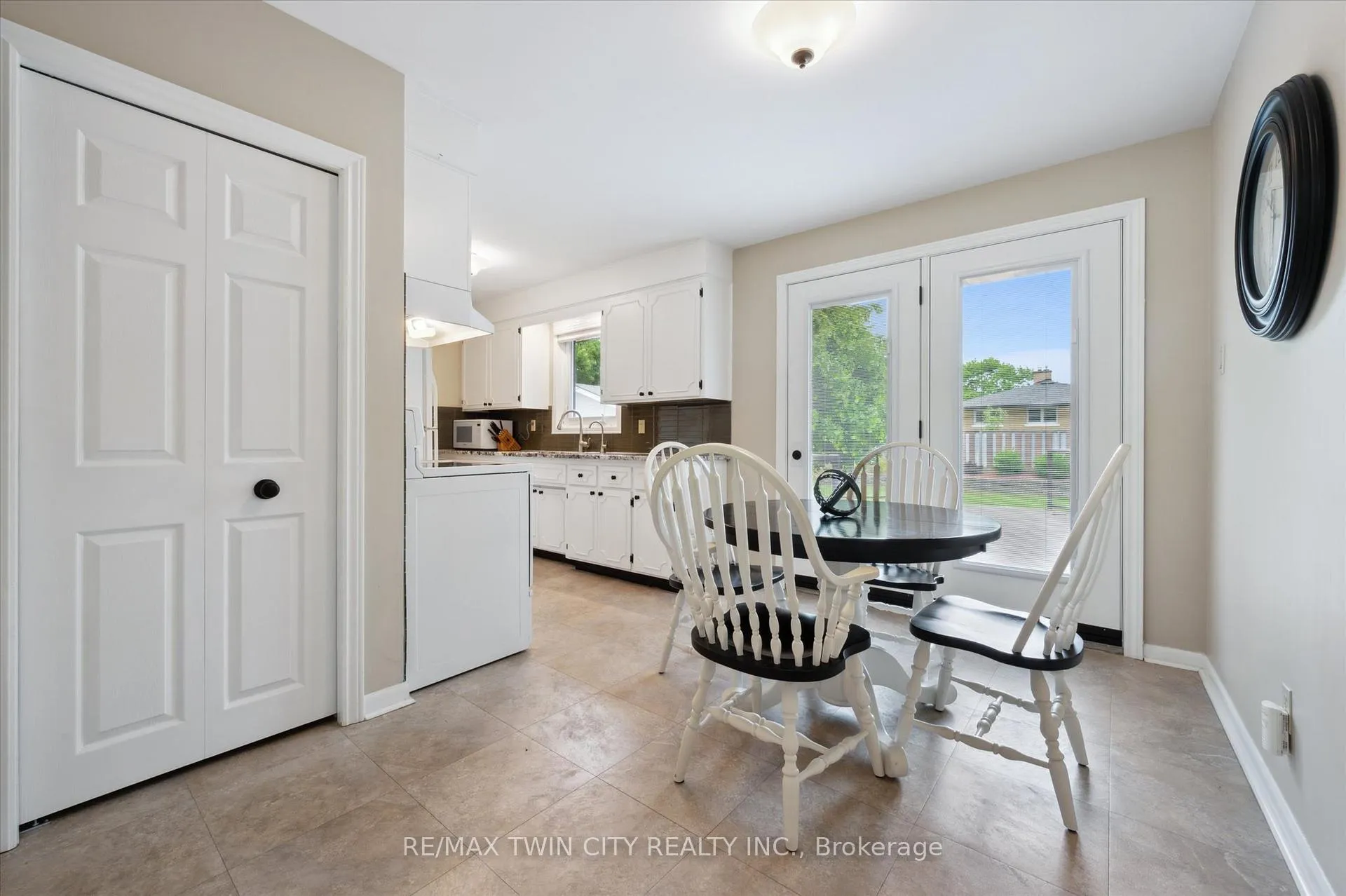 Photo 4 of 100 Burbank Road, Kitchener — HOMEH