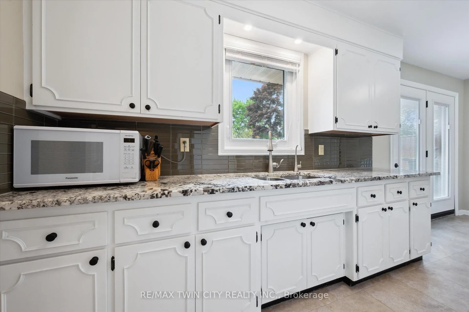 Photo 6 of 100 Burbank Road, Kitchener — HOMEH