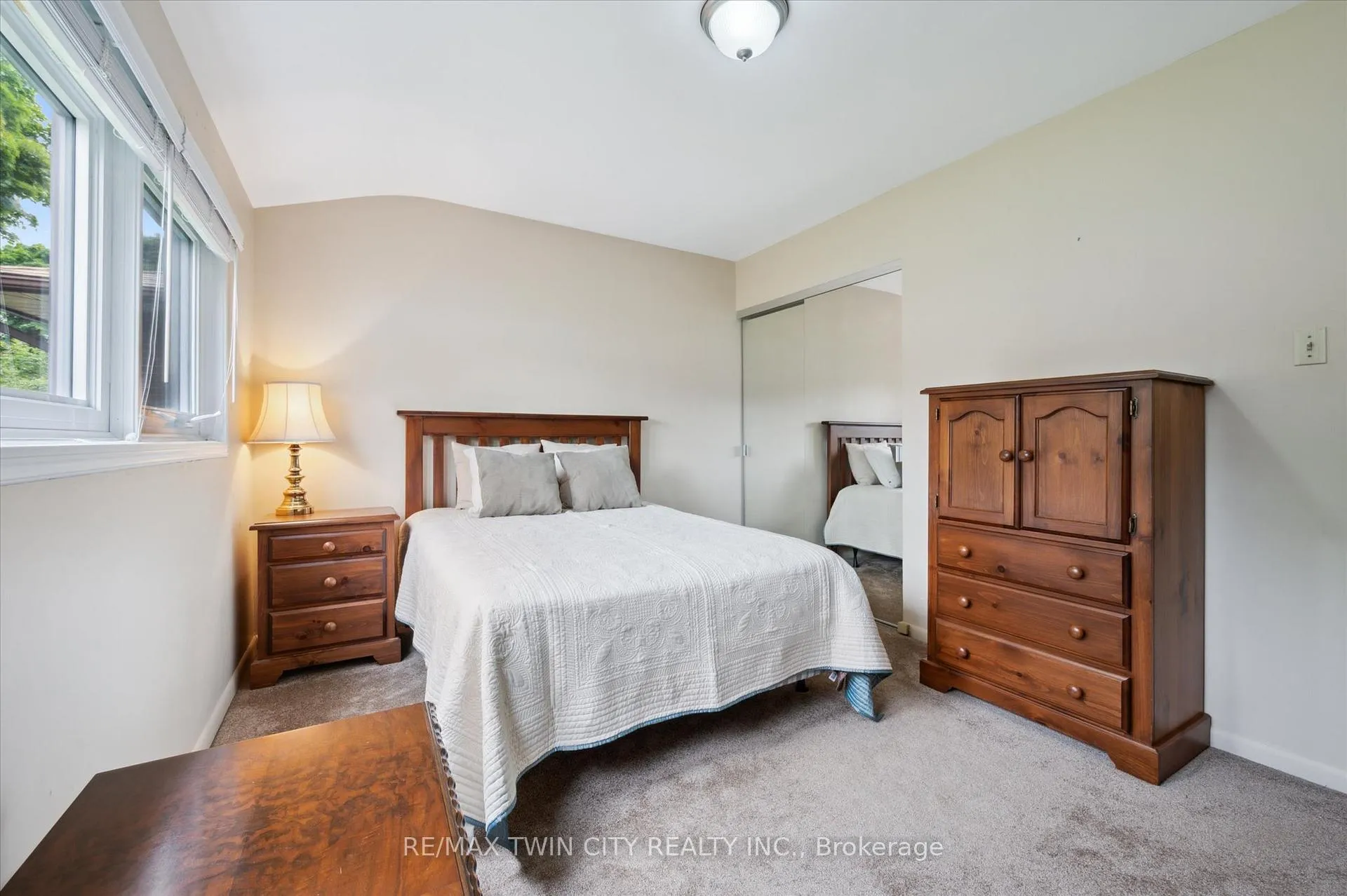 Photo 7 of 100 Burbank Road, Kitchener — HOMEH