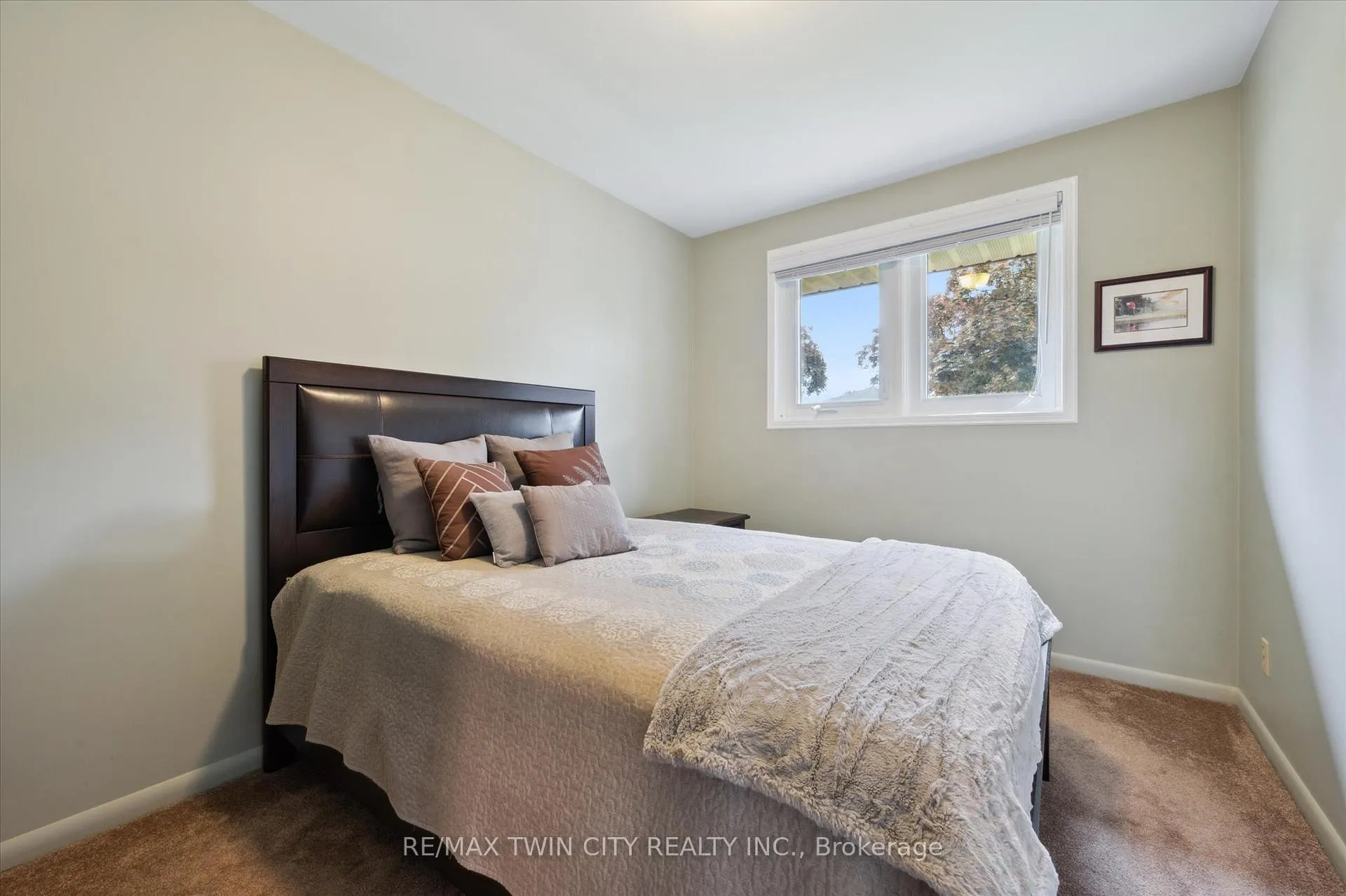 Photo 10 of 100 Burbank Road, Kitchener — HOMEH