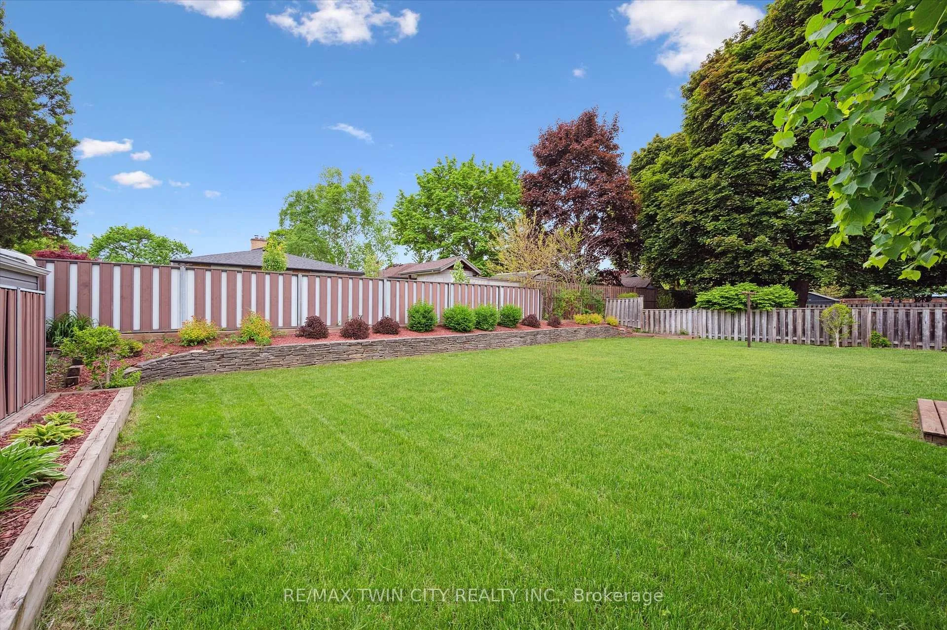 Photo 19 of 100 Burbank Road, Kitchener — HOMEH