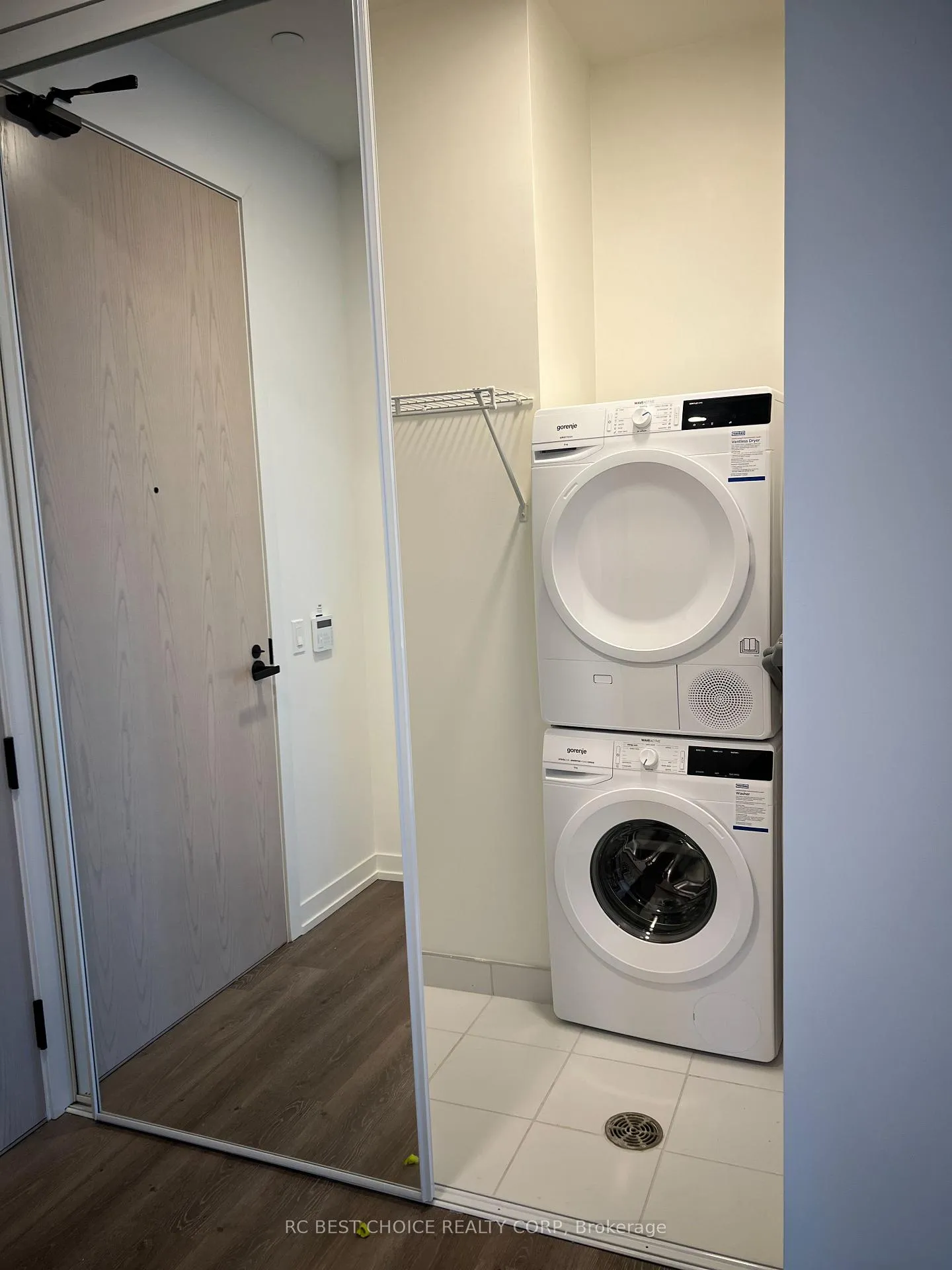 Photo 10 of Unit 710, 28 Interchange Way, Vaughan, Vaughan Corporate Centre — HOMEH